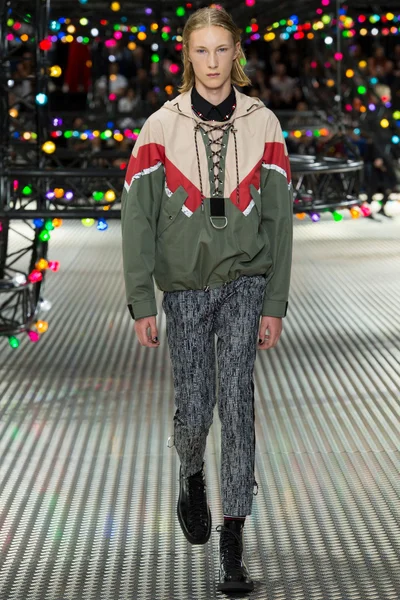 Look 39